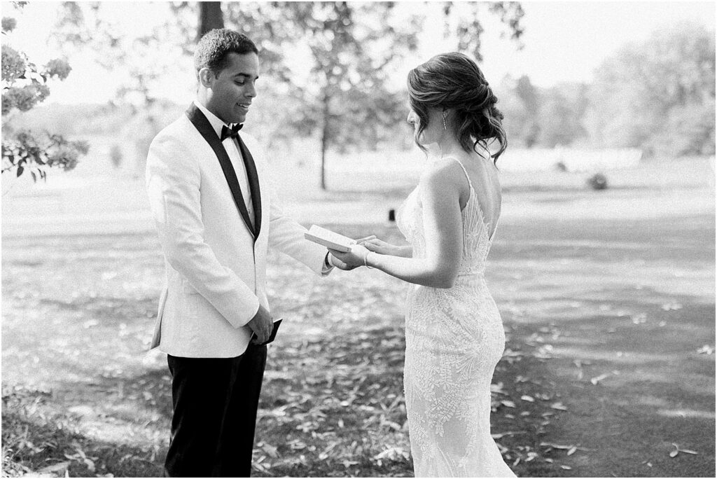 Minneapolis light and airy wedding and engagement photographer