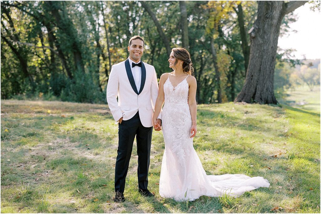 Minneapolis light and airy wedding and engagement photographer