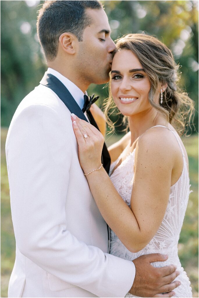 Minneapolis light and airy wedding and engagement photographer