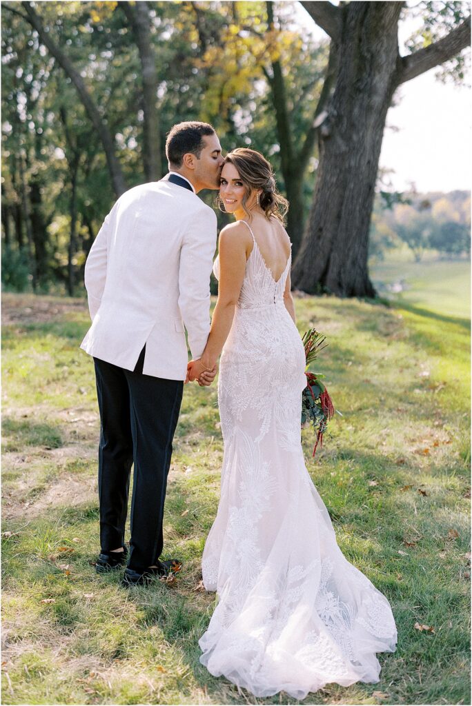 Minneapolis light and airy wedding and engagement photographer