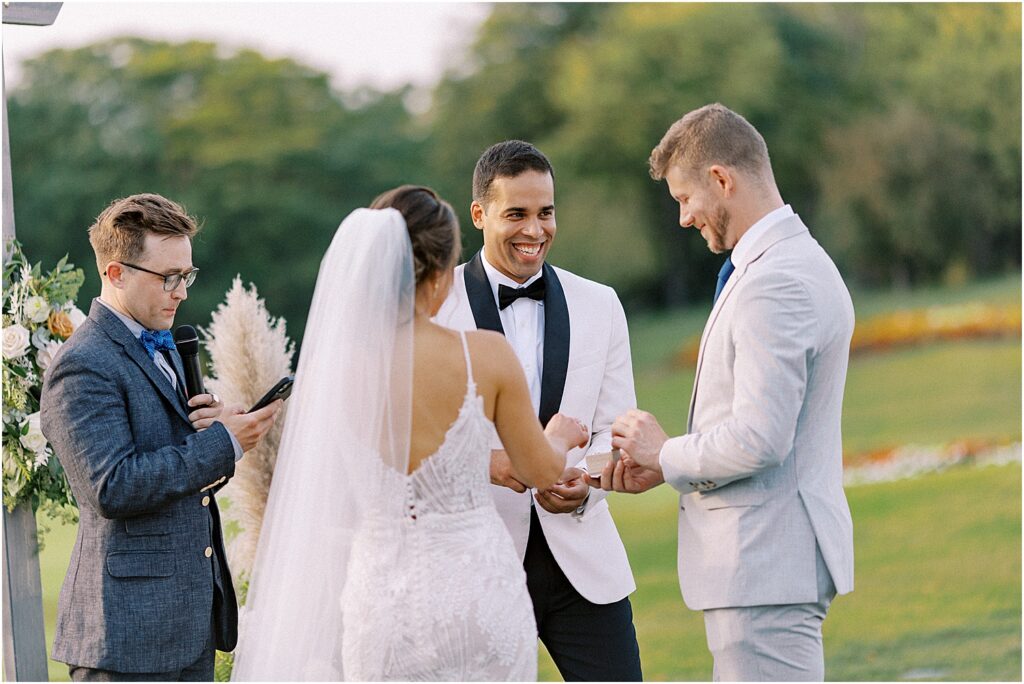 Minneapolis light and airy wedding and engagement photographer