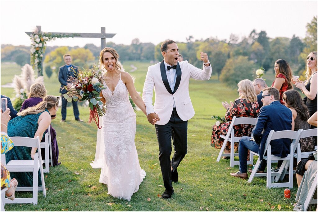 Minneapolis light and airy wedding and engagement photographer