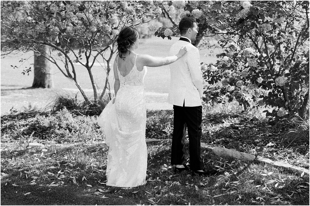 Minneapolis light and airy wedding and engagement photographer