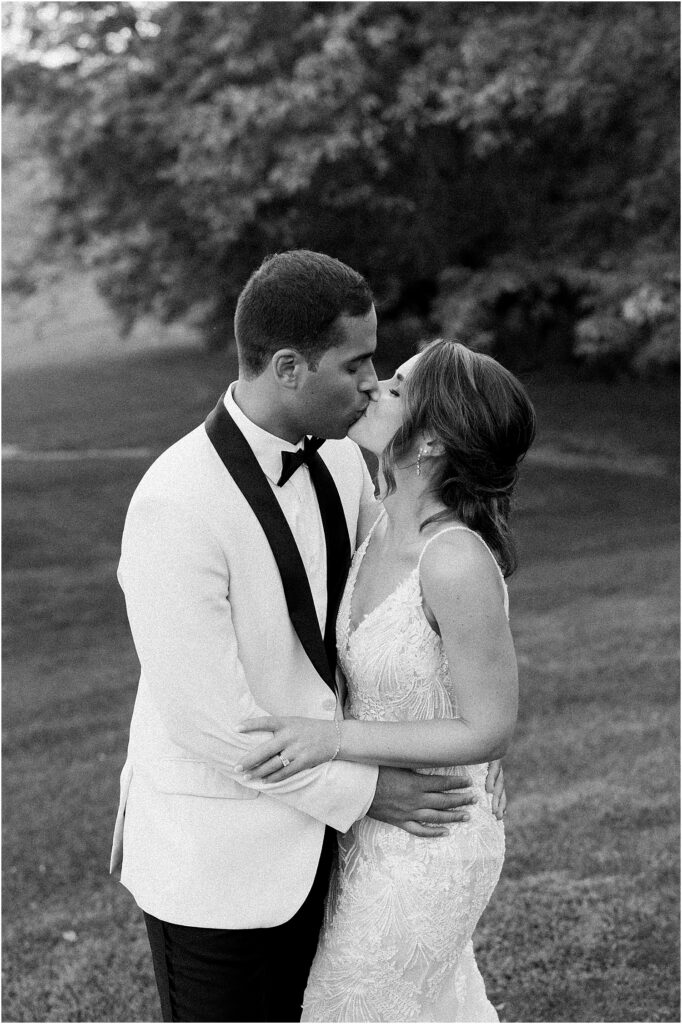 Minneapolis light and airy wedding and engagement photographer