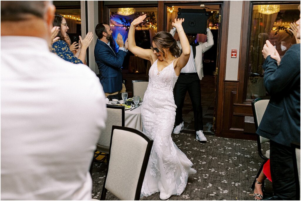 Minneapolis light and airy wedding and engagement photographer