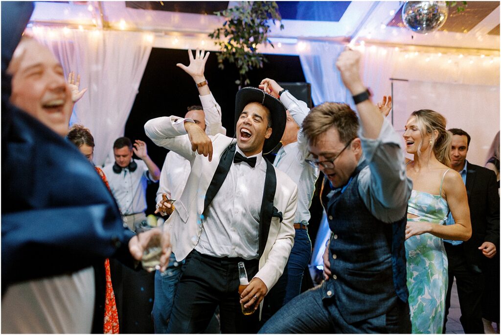 Minneapolis light and airy wedding and engagement photographer