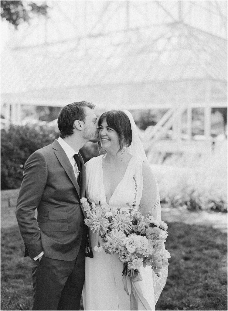 Minneapolis light and airy wedding and engagement photographer