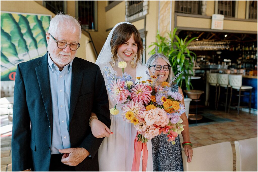 Minneapolis light and airy wedding and engagement photographer