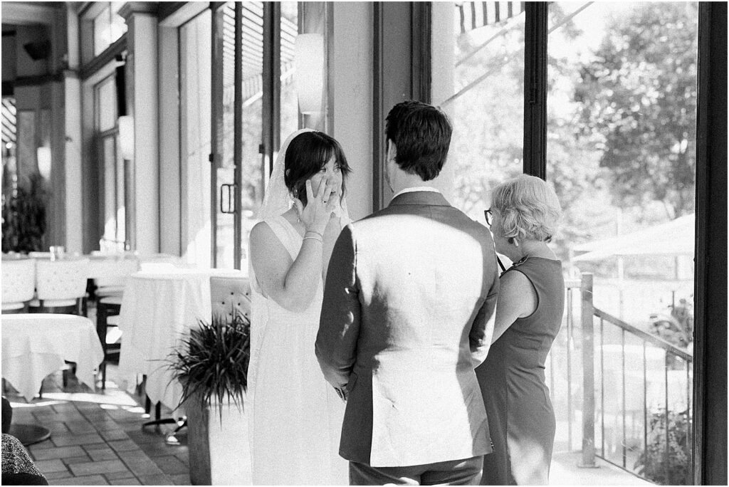 Minneapolis light and airy wedding and engagement photographer