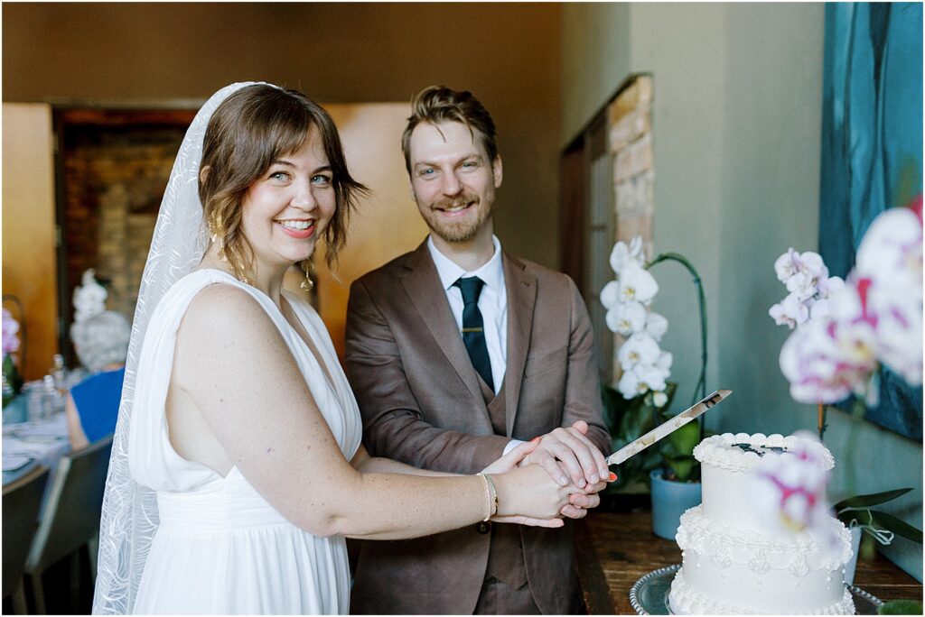 Minneapolis light and airy wedding and engagement photographer