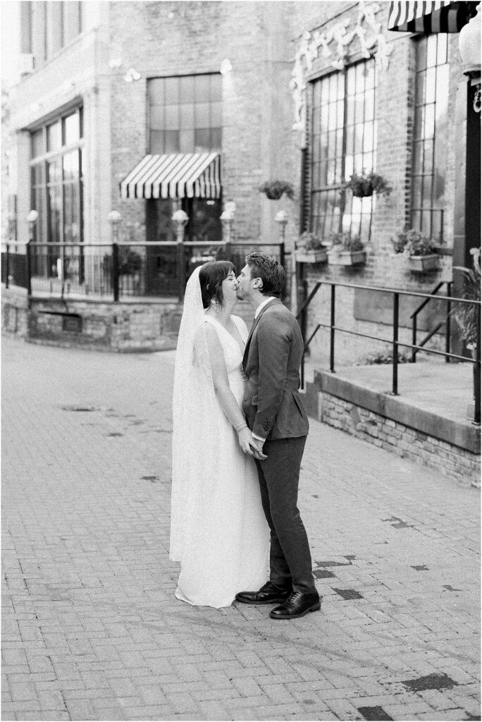 Minneapolis light and airy wedding and engagement photographer