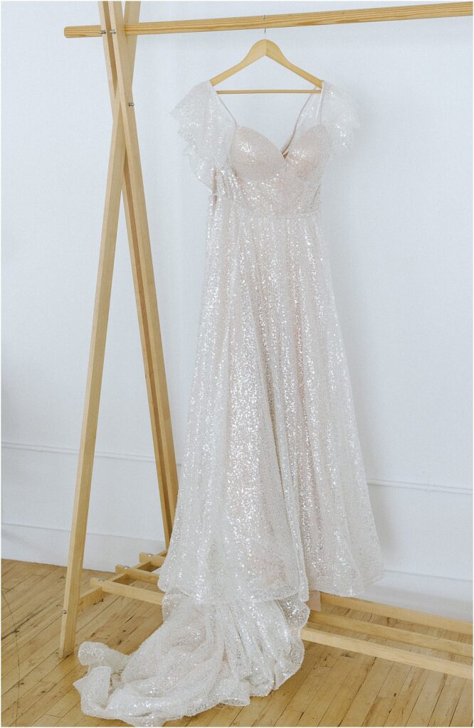 Minneapolis light and airy wedding and engagement photographer