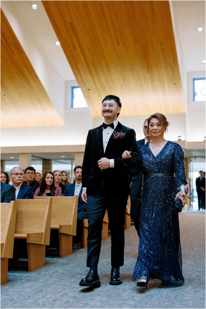 Minneapolis light and airy wedding and engagement photographer