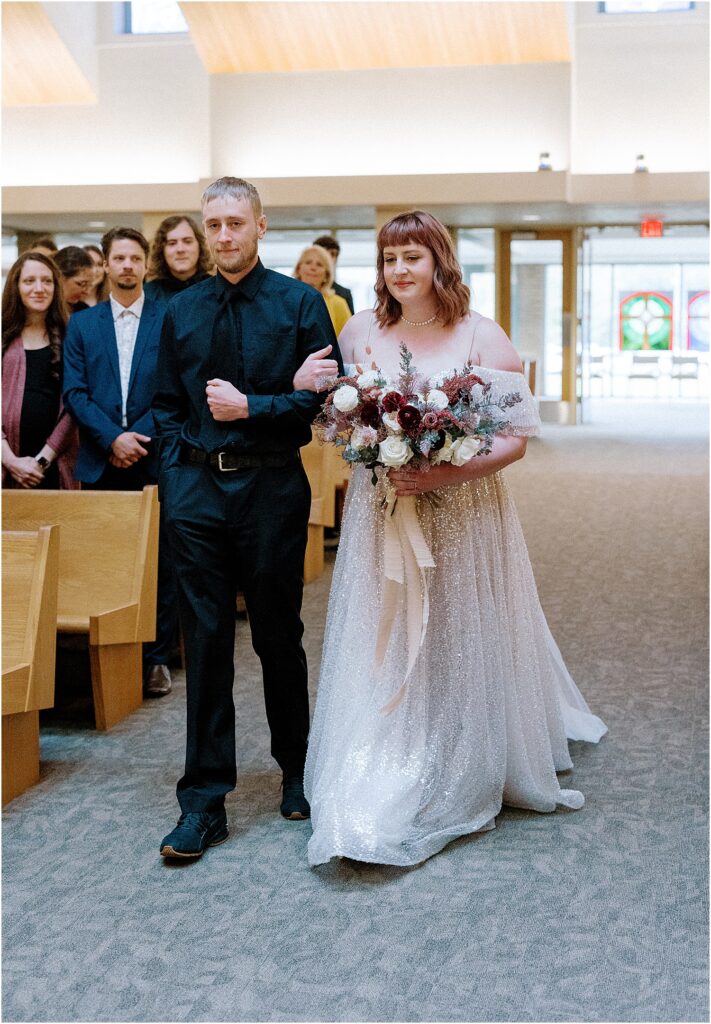 Minneapolis light and airy wedding and engagement photographer