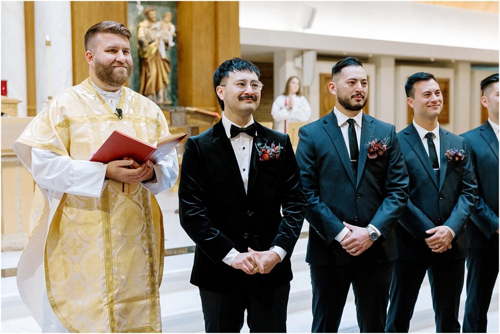 Minneapolis light and airy wedding and engagement photographer