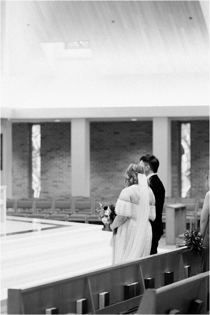 Minneapolis light and airy wedding and engagement photographer