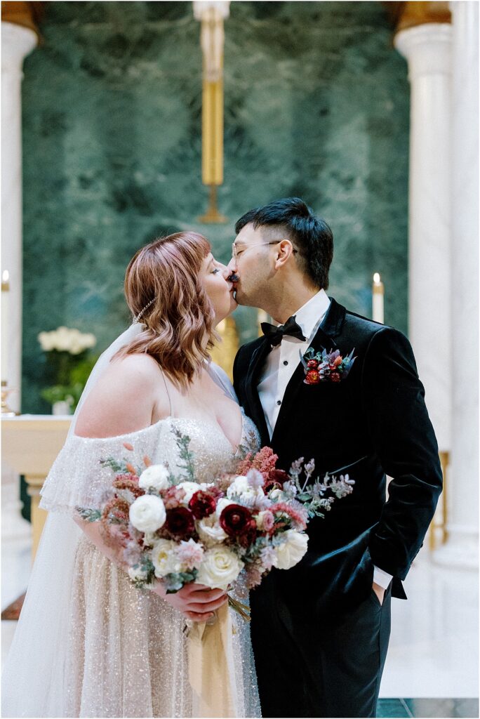 Minneapolis light and airy wedding and engagement photographer