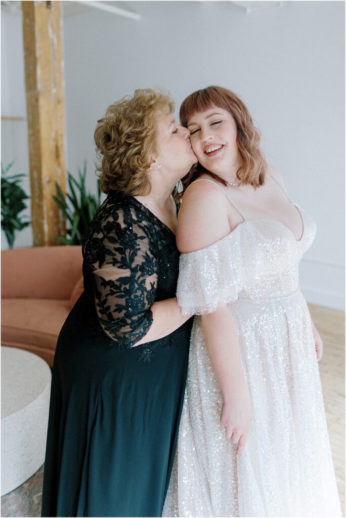 Minneapolis light and airy wedding and engagement photographer