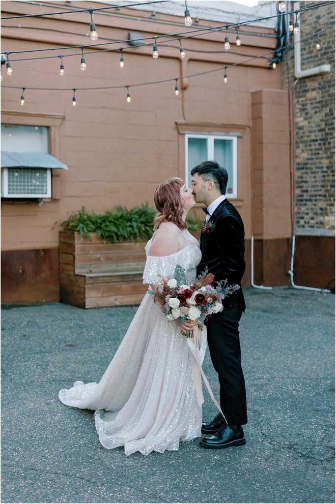 Minneapolis light and airy wedding and engagement photographer