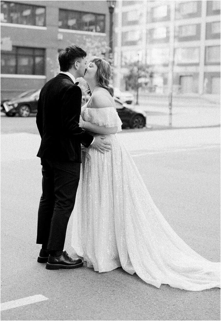 Minneapolis light and airy wedding and engagement photographer