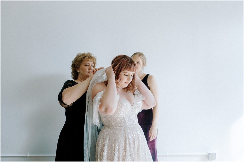 Minneapolis light and airy wedding and engagement photographer