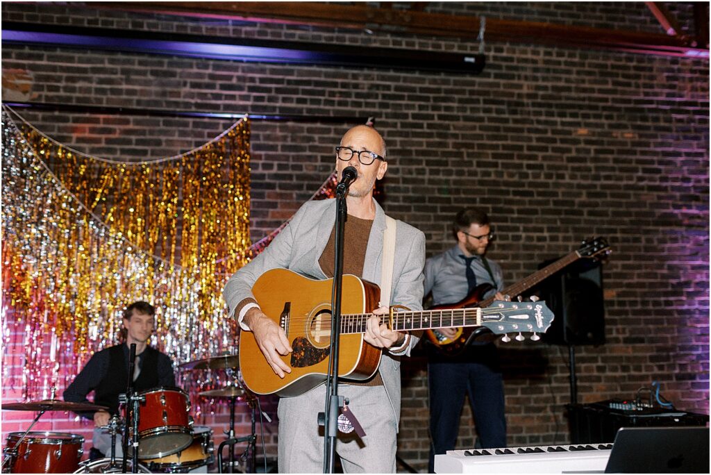 Minneapolis light and airy wedding and engagement photographer