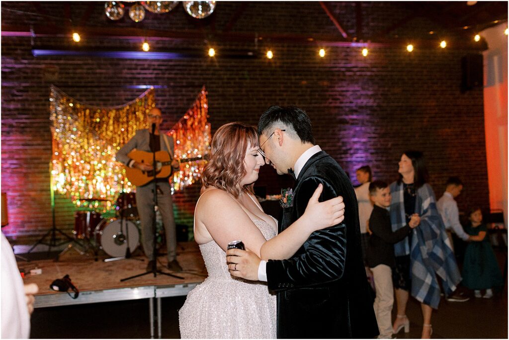 Minneapolis light and airy wedding and engagement photographer