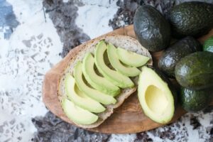 The Pros and Cons of Popular Diet Trends Backed by Nutritional Science