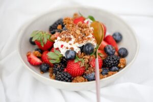 Why Mindful Eating Habits Help Prevent Overeating and Promote Weight Stability